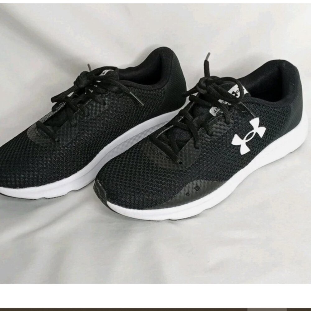 PRE-OWNED Women's Under Armour Charged Pursuit 3 Black/White Size 9